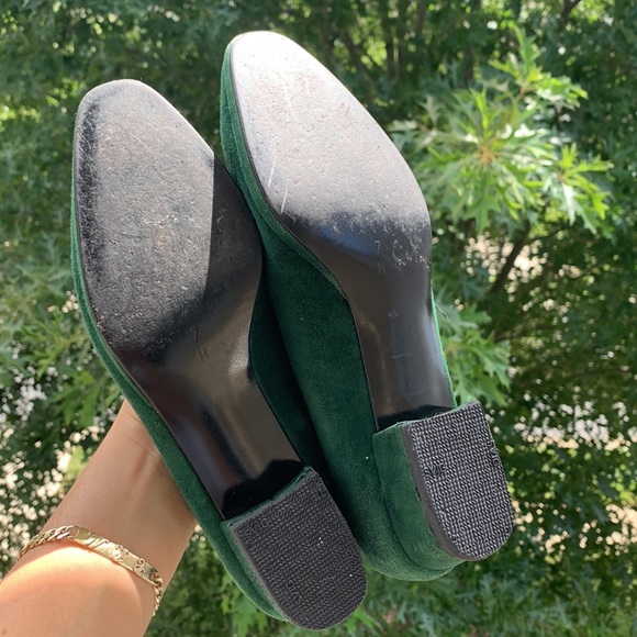 SAKS FIFTH AVENUE emerald green suede flats 7 - Picture 5 of 13
